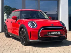 Rot Gebraucht 2022 Mini ONE Classic Kleinwagen | 17.640 € (Fairer Preis)