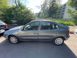 Grau Gebraucht 2001 Renault Mégane Limousine | 999 € (Guter Preis)