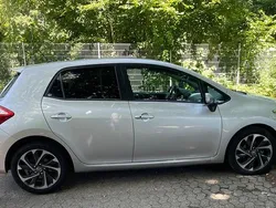 Silber Gebraucht 2011 Toyota Auris Hybrid Executive Limousine | 9.500 € (Guter Preis)