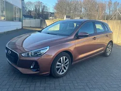 Braun Gebraucht 2018 Hyundai i30 Turbo Limousine | 12.790 € (Fairer Preis)