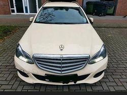 Beige Gebraucht 2014 Mercedes E220 Kombi | 2.800 €