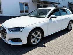 Weiß Gebraucht 2022 Audi A4 Advanced Kombi | 23.999 € (Superpreis)