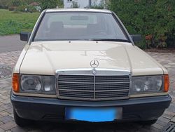 Gelb Gebraucht 1985 Mercedes 190 Limousine | 10.500 €