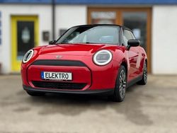 Rot Neu 2025 Mini Cooper Classic Kleinwagen | 26.990 € (Guter Preis)