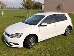 Weiß Gebraucht 2017 VW Golf VII Sound Limousine | 12.900 € (Guter Preis)