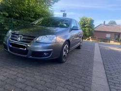 Grau Gebraucht 2007 VW Jetta Comfortline Limousine | 3.650 € (Fairer Preis)