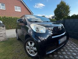Schwarz Gebraucht 2010 Toyota iQ Kleinwagen | 3.500 € (Fairer Preis)