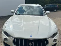 Weiß Gebraucht 2018 Maserati Levante SUV | 45.000 € (Fairer Preis)