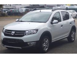 Weiss Gebraucht 2015 Dacia Sandero Prestige Kombi | 6.800 €
