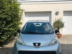 Grau Gebraucht 2009 Peugeot 107 Kleinwagen | 2.400 € (Fairer Preis)