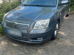 Gebraucht 2005 Toyota Avensis Kombi | 1.600 €