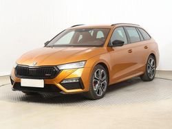 Phoenix orange perleffekt (metallic) Gebraucht 2024 Skoda Octavia RS Kombi | 34.970 € (Superpreis)