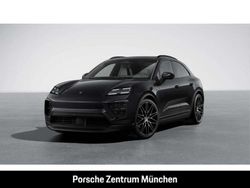 Tiefschwarzmetallic Gebraucht 2025 Porsche Macan SUV | 104.000 € (Teuer)