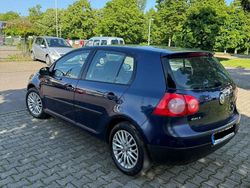 Blau Gebraucht 2005 VW Golf V Limousine | 3.250 € (Etwas zu teuer)