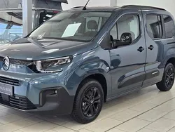 Grün Neu 2025 Citroën Berlingo PureTech Van / Kleinbus | 28.990 € (Teuer)