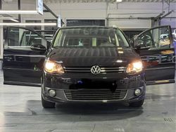 Schwarz Gebraucht 2015 VW Touran Van / Kleinbus | 13.500 € (Fairer Preis)