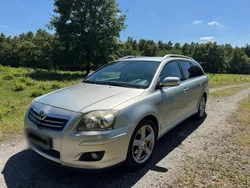 Silber Gebraucht 2006 Toyota Avensis Kombi | 2.500 € (Fairer Preis)