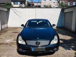 Blau Gebraucht 2005 Mercedes CLS500 Limousine | 6.400 €