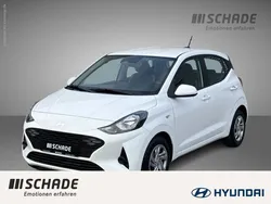 Weiss Gebraucht 2024 Hyundai i10 Select Kleinwagen | 14.450 € (Guter Preis)