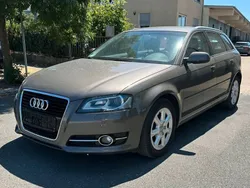 Grau Gebraucht 2011 Audi A3 Sportback Ambiente Limousine | 6.399 € (Fairer Preis)