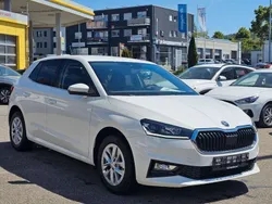 Weiß Gebraucht 2023 Skoda Fabia Style Kleinwagen | 18.950 € (Superpreis)