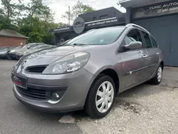 Grau Gebraucht 2009 Renault Clio II Dynamique Limousine | 3.400 € (Fairer Preis)
