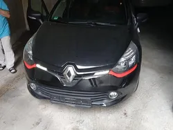 Schwarz Gebraucht 2016 Renault Clio IV Life Kleinwagen | 7.900 € (Fairer Preis)