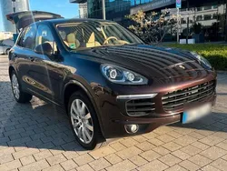 Braun Gebraucht 2016 Porsche Cayenne Platinum Edition SUV | 35.990 €
