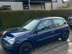 Blau Gebraucht 2002 Renault Clio II Kleinwagen | 1.490 € (Teuer)