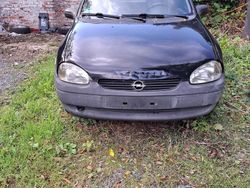 Schwarz Gebraucht 1998 Opel Corsa Kleinwagen | 950 €