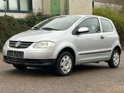 Silber Gebraucht 2006 VW Fox Basis Kleinwagen | 1.800 € (Etwas zu teuer)