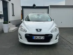Weiß Gebraucht 2012 Peugeot 308 Limousine | 5.500 € (Etwas zu teuer)