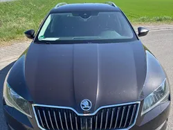 Braun Gebraucht 2016 Skoda Superb LAURIN & KLEMENT Kombi | 10.500 € (Fairer Preis)