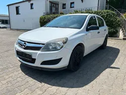 Weiß Gebraucht 2009 Opel Astra Edition Limousine | 1.190 € (Guter Preis)