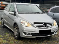 Silber Gebraucht 2006 Mercedes B200 Van / Kleinbus | 1.299 €