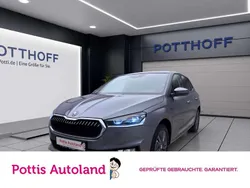 Grau Gebraucht 2024 Skoda Fabia Selection Limousine | 20.077 € (Guter Preis)