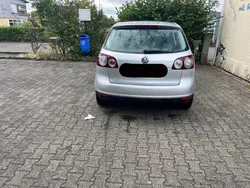 Grau Gebraucht 2005 VW Golf Plus Cross Comfortline Van / Kleinbus | 3.699 € (Fairer Preis)