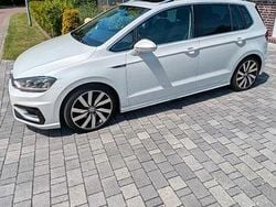 Weiß Gebraucht 2016 VW Golf Sportsvan R-line Van / Kleinbus | 12.850 € (Fairer Preis)