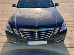 Schwarz Gebraucht 2011 Mercedes E200 Avantgarde Limousine | 10.400 € (Fairer Preis)