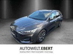 Grau Gebraucht 2024 Ford Focus ST-Line Limousine | 23.690 € (Guter Preis)