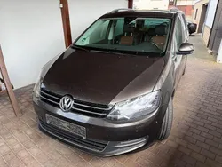 Braun Gebraucht 2014 VW Sharan Highline Van / Kleinbus | 8.800 € (Fairer Preis)