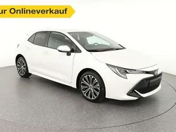 Weiß Gebraucht 2023 Toyota Corolla Team Limousine | 22.960 € (Fairer Preis)