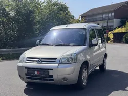 Grau Gebraucht 2006 Citroën Berlingo Van / Kleinbus | 2.490 € (Fairer Preis)