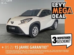 Weiß Gebraucht 2022 Toyota Aygo Play Kleinwagen | 12.490 € (Guter Preis)