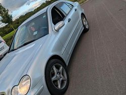 Grau Gebraucht 2006 Mercedes C200 Limousine | 3.800 € (Etwas zu teuer)