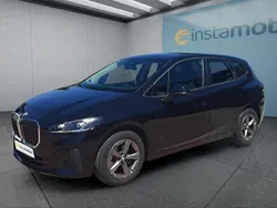 Schwarz Gebraucht 2023 BMW 218 Active Tourer Van / Kleinbus | 27.699 € (Fairer Preis)