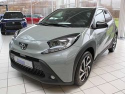 Celestite grey metallic Neu 2024 Toyota Aygo Team Kleinwagen | 17.490 €