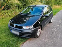 Schwarz Gebraucht 2002 Fiat Punto Kleinwagen | 600 € (Fairer Preis)