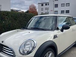 Weiß Gebraucht 2008 Mini ONE Kleinwagen | 5.500 € (Teuer)