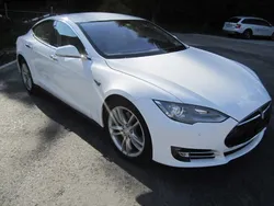 Weiß metallic Gebraucht 2014 Tesla Model S Performance Limousine | 27.790 €